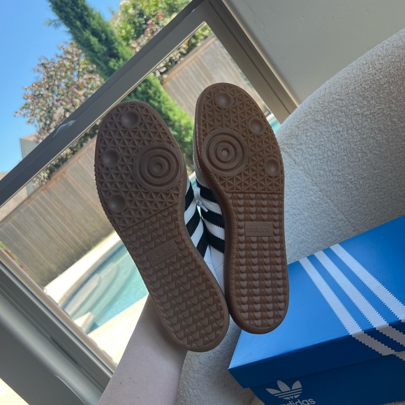 In box/Like NEW! Adidas Samba Decon Shoes - Picture 3 of 11